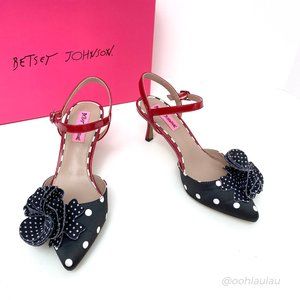 betsey johnson neena pump